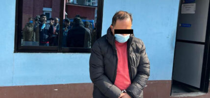 टिचिङ अस्पतालको परिचयपत्र देखाएर उपचार गर्ने नक्कली डाक्टर, यसरी परे प्रहरीको फन्दामा