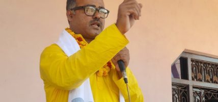 रास्वपामा प्रवेश गर्दै राष्ट्रिय मुक्ति पार्टीका उम्मेदवार झा