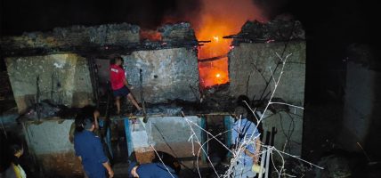 ओखलढुंगामा आगलागीबाट दुई घर जलेर नष्ट, २६ लाख बराबरको क्षति