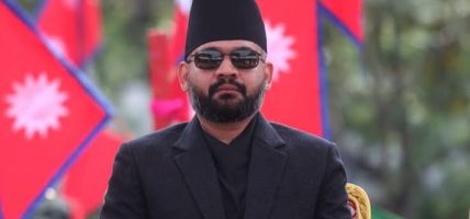 कालो चस्मा लगाउनुपर्ने कारणसहित प्रधानमन्त्री शाहले संसद सचिवालयमा बुझाए स्वास्थ्य रिपोर्ट