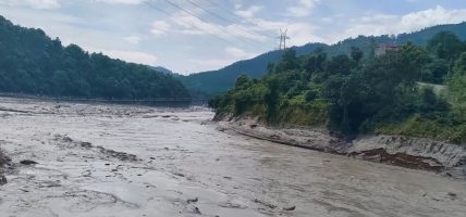 भोटेकोशी बाढी: बाँकेका २७ जना सम्पर्कविहीन