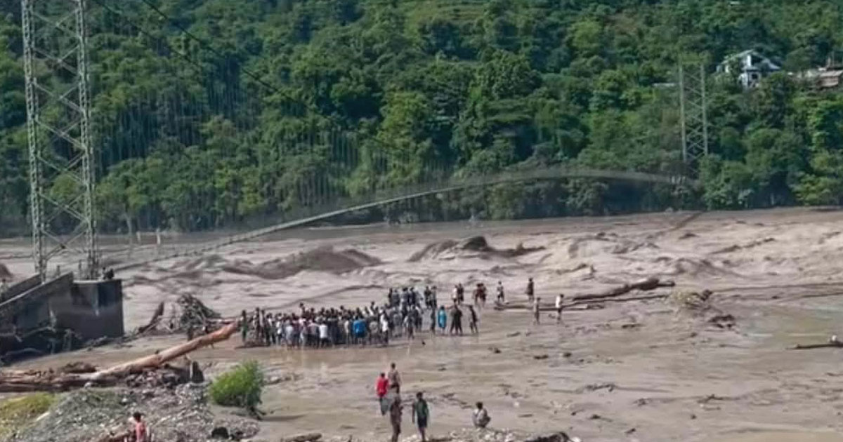 गोसाइँकुण्ड जाँदै गरेको धादिङको बस बेत्रावतीबाट सम्पर्कविहीन