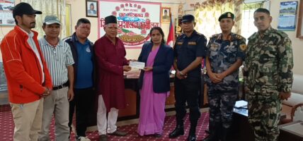 बाढीपीडितको उद्धार तथा राहतका लागि सिलगढि खानेपानी तथा उपभोक्ता समितिद्वारा ४१ हजार सहयोग