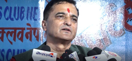योगेश भट्टराईको समीक्षा– एमाले यथास्थितिमा अगाडि जान सक्दैन, केही नयाँपन दिनैपर्छ योगेश भट्टराईको समीक्षा– एमाले यथास्थितिमा अगाडि जान सक्दैन, केही नयाँपन दिनैपर्छ