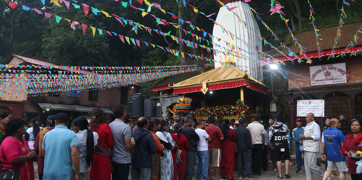 गणेश चतुर्थी: देशभरका गणेश मन्दिरमा पूजा आराधना एवं दर्शन गर्ने भक्तजनको लाम