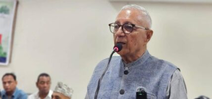 दुवै महाधिवेशन रोकौं, मध्यमार्गी बाटो खोजौं : शेखर कोइराला दुवै महाधिवेशन रोकौं, मध्यमार्गी बाटो खोजौं : शेखर कोइराला