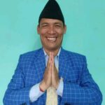 मुगुमा जनताको मन जित्दै लेखापाल कृष्ण सेजुवाल : हातमा बेल्चा बोकेर सडक सरसफाइमा जुटे