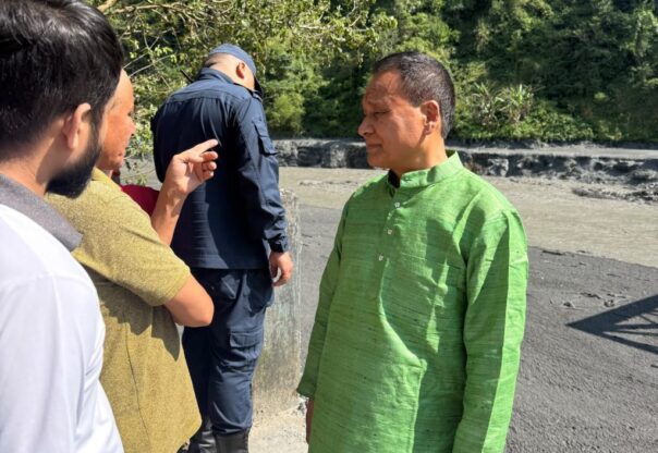 कुलमान पुगे आरुघाट, बाढी प्रभावित क्षेत्र निरीक्षण