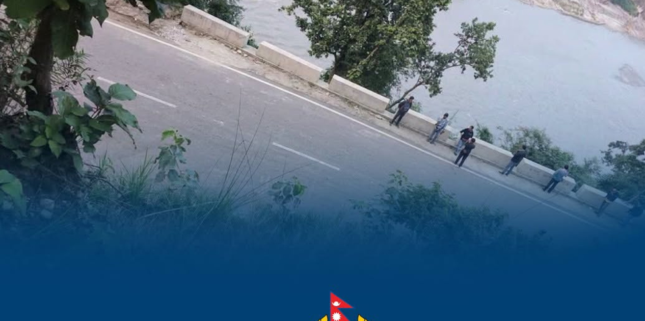 त्रिशूली नदीले कटान गरेको पृथ्वी राजमार्गको गजुरी खण्ड दुईतर्फी सञ्चालनमा