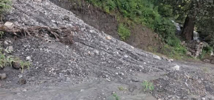 वर्षाका कारण अवरुद्ध सडक दसैँअघि नै सञ्चालनमा आउने