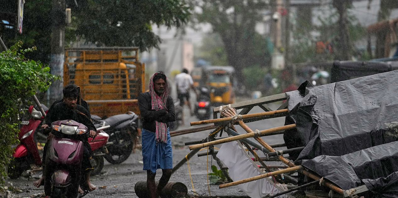 भारतको पूर्वी तटीय क्षेत्रमा चक्रवात ‘अर्नब’को प्रभाव, हजारौँ मानिस सुरक्षित स्थानमा सारिए भारतको पूर्वी तटीय क्षेत्रमा चक्रवात ‘अर्नब’को प्रभाव, हजारौँ मानिस सुरक्षित स्थानमा सारिए