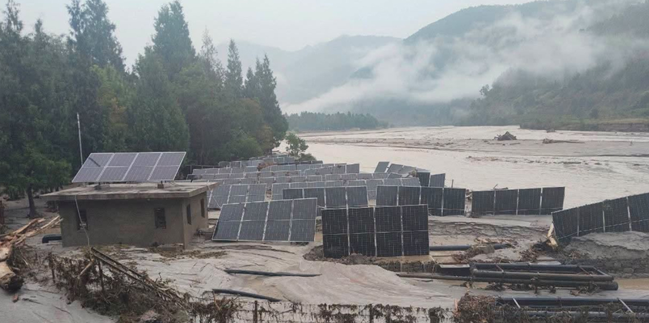 भुटानमा हिमताल विस्फोट, तातोपानी कुण्ड र सडक बगायो भुटानमा हिमताल विस्फोट, तातोपानी कुण्ड र सडक बगायो